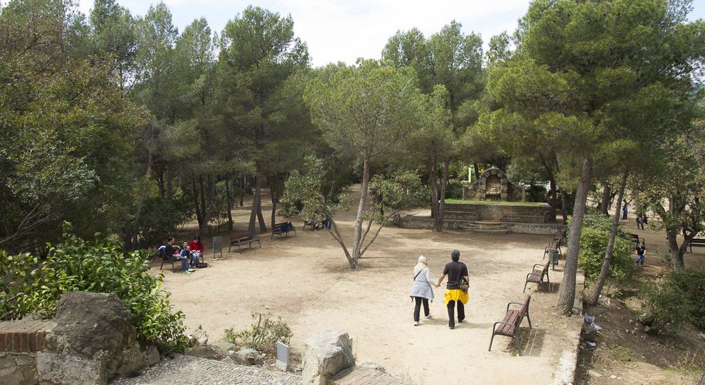 A instalação de quartéis no Parque Florestal Oreneta indigna um grupo de moradores de Sarrià